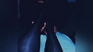 Preview 2 of Tamil Nalla Pundai Video - Despu&eacute_s de llegar de la oficina mi esposo me quita las zapatillas de puta me besa y da un masaje en mis pies,  me exista tanto que termin&oacute_ por sacarle la verga y frotar mis pies eyacula