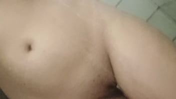 Preview 2 of Cock Gang Sex - A novinha me mandou v&iacute_deo tomando banho toda peladinha mostrando os peitos