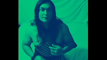 Preview 1 of Teen So Hot - Pamelitha travesti de closet