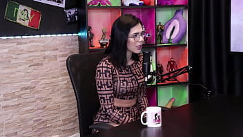 Preview 4 of Sex Xxx Videuo - A expectativa dos pais era que ela tivesse uma profiss&atilde_o,  mas demorou a aceitar que o porn&ocirc_ era sua fonte de renda verdadeira - Lary Cubas