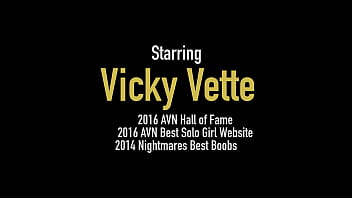 Preview 1 of Old Onion Booty - Vicky Vette Fills Sunny Lane&#039_s Mouth With Panties And Eats Her Slit!