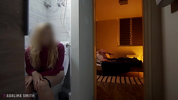 Preview 1 of Thisha Sex Eroeni - Peeking stepbro and his girlfriend giving head from the toilet