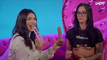 Preview 3 of Tube Bi Mmf Penis - CLARA WELLEN E WINE FLAMING CURTINDO JUNTAS