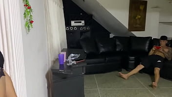 Preview 1 of Alanah Rae Nosciinig - MI ENTRAS JUGABA CON MI CELULAR MI HERMANASTRA BUSCA LA MEJOR MANERA DE QUE YO LE FOLLE SU CULO PEQUE&Ntilde_O