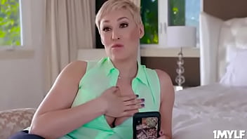 Preview 1 of Milf Steep Mom - Sentimental Stepmom Snatch0.mp4