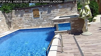 Preview 1 of Parkplatz Crosdresser - HOT OUTDOOR INTERRACIAL THREESOME IN THE POOL - KIKI MINAJ