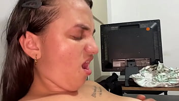 Preview 4 of Kot V Sapogah Tube Gw - esa chica tiene unas tetas deliciosas  grandes y follamos antes que venga alguien