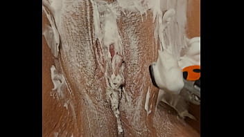 Preview 3 of Xxnxx Han Quoc - Shaving my BBW MILF wife&#039_s pussy (racing strip edition)