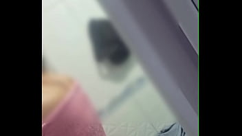 Preview 2 of With Cop - Esposa com tes&atilde_o no banho faz v&iacute_deo pra comedores!