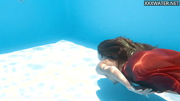 Preview 1 of Bahaya Ni - Russian girl Ivi found her natural talent in the pool