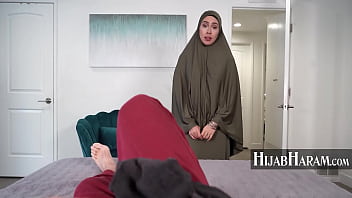 Preview 1 of Sexxx Rus - Stepmom In Hijab Learns New Tricks- Lilly Hall