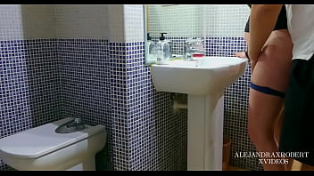 Preview 4 of Bd Bed Bath Sex Vedio - Novio masturba a mi amiga embarazada