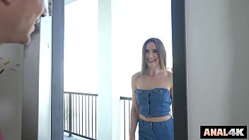Preview 1 of Home Busty Mom - Sofi Adam Goes Crazy Seeing Her Asshole Leaking Cum
