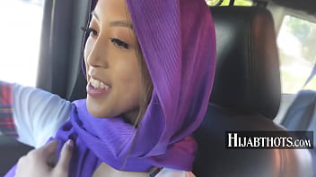 Preview 1 of Suny Livon Hd Sex Comcom - Sneaky Hijab Virgin Teen- Alexia Anders