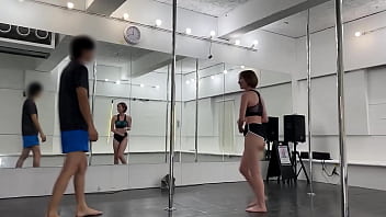 Preview 1 of Freelncer Tomboi - part1 鍛え上げられたスレンダー美ボディakira《美乳・美脚・美尻の3大エロ要素を纏う美女とマンツーマンレッスン！》へそピが可愛いスポーツウェア姿と汗ばむ身体を目の前にしたら肉棒勃起&rarr_ホテイン即おさわり&amp_キスでエチエチモードへ全ての身包みを剥いでいざ生挿入！完璧なピストンの腰使いで中出し不可避/2回戦目はスポーツウェア姿で再戦！問答無用で再び中出しっ しろうとハメ撮り