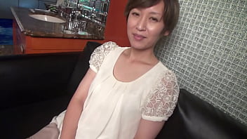 Preview 2 of 12eyas Sex Hot Bf Videos - 不倫の最中に旦那に電話をかける人妻3 - 本橋知佳 1
