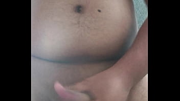 Preview 2 of Indian Wif Hot - Gordinho batendo uma e gozando gostoso