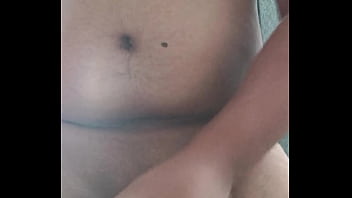 Preview 3 of Indian Wif Hot - Gordinho batendo uma e gozando gostoso