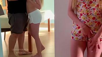 Preview 1 of Sixe Dh 2019 - que rico como follan mis compa&ntilde_eros de piso ,  sexo duro en la mesa con teen