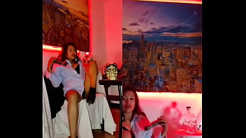 Preview 1 of Vidio Pokep Korea - Intense perreo dancing with Karol g and Alicia Keys in my first live,  watch it until the end if you want to cum with me.  FACE A/B