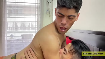 Preview 4 of Anal Squerts - Bisex Hunk Fucks a Guy