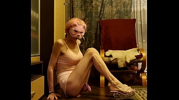 Preview 2 of Porn 4 K - Siisy Monika analek i picie moczu