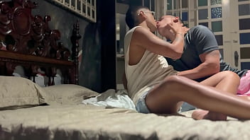Preview 1 of Sonia Lioni - Amigo brigou com o namorado e eu fui consolar ele. - Previa