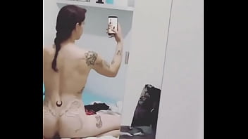 Preview 3 of Vanda Shark - Ci piace il mio tatuaggio nuovo? ?