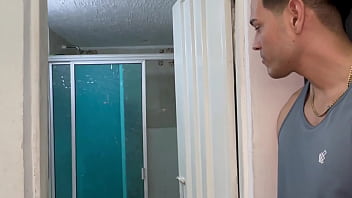 Preview 1 of Bazzaras Sexy Hd - RICA FOLLADA CON MI PADRASTRO EN EL BA&Ntilde_O,  NO SABIA QUE MI MADRE SE COMIA ALGO TAN RICO - PORNO CASERO