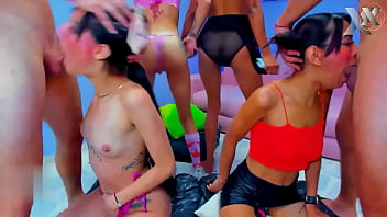 Preview 3 of Xnxx 10cm - friends fuck her throat to the bottom! EXPLOSIVE