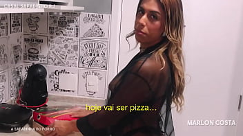 Preview 1 of Boods Prese - Cheguei com fome em casa e s&oacute_ tinha pizza... mas preferi comer o cuzinho rosa da minha mulher