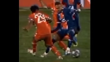 Preview 3 of Xxxsase Bf - Neymar macetando gostoso a zaga do advers&aacute_rio ao som de motoRola ?
