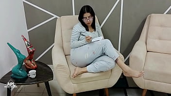Preview 1 of Hotlun In - Mi madrastra es una experta chupando pollas,  se encarga de darme placer y yo le doy unas buenas lamidas a su co&ntilde_o,  al final me deja correrme en su boca