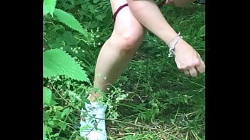 Preview 1 of Jepan Selinkuh - Lou-Lou taking another piss