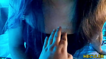 Preview 3 of 3d Virgin Monster Porn - Interumpe mi transmisi&oacute_n y me desnudo frente a mi amigo