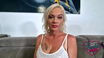 Preview 1 of Lesbian Yoga Spandex - Oletsha veut partager une bite avec Alrox