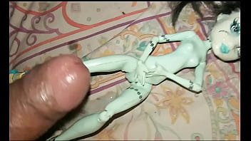 Preview 4 of Mom Cooc - Cumpilation MonsterHigh Facial