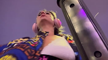 Preview 2 of Sxxxx Xivideos - Fiquei muito molhadinha na academia e comecei a tira a roupa!