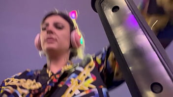 Preview 3 of Sxxxx Xivideos - Fiquei muito molhadinha na academia e comecei a tira a roupa!
