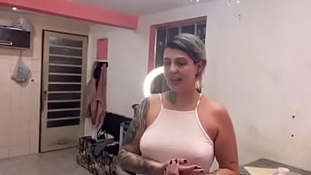 Preview 4 of Nepali Xaxi Video - Passando l&iacute_quido branco no rostinho qui del&iacute_cia!