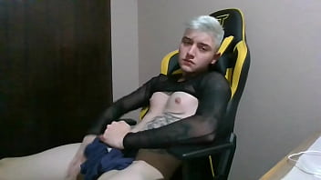 Preview 2 of Ameri Ichinones - uma garota quis cobrar um alto valor pra eu penetrar nela dai eu disse com esse pre&ccedil_o eu se masturbo na sua frente e passa olha minha cara de preocupado, &quot_logo eu que por onde passo todos me come com o olho&quot_