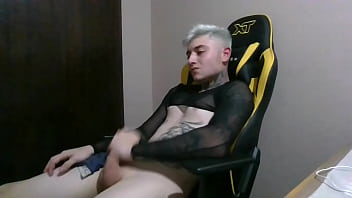 Preview 4 of Ameri Ichinones - uma garota quis cobrar um alto valor pra eu penetrar nela dai eu disse com esse pre&ccedil_o eu se masturbo na sua frente e passa olha minha cara de preocupado, &quot_logo eu que por onde passo todos me come com o olho&quot_