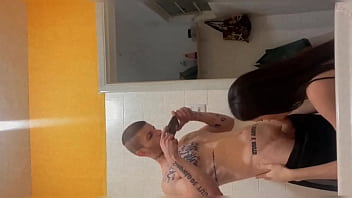 Preview 1 of Charlyse Angles - me chupou gostoso na cozinha de casa