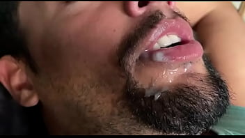 Preview 1 of Free Bawerk - BEBO LEITE E FICOU FELIZ E SATISFEITO