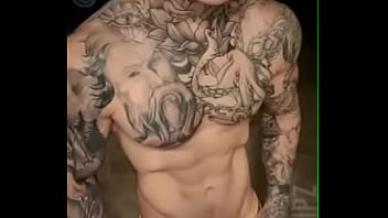 Preview 4 of Mom Hit Young - Jakipz Vamos a verlo ponerse travieso