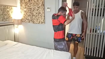 Preview 1 of Cxx Move - Meu amigo se aproveitou de mim deitado