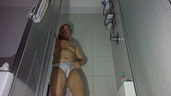 Preview 2 of Gem Tang Scandal - Flexing In The Shower