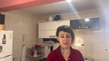 Preview 1 of Nenen Besaar - Preparando um cafezinho da manh&atilde_ daquele jeito que vcs gostam