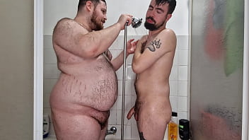 Preview 2 of Chubby Curvey Mom - Jugando en la ducha (Teaser)