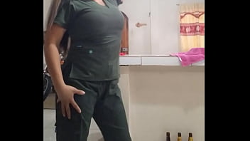 Preview 1 of Nn Junior Pussy - asistente de la limpieza conversa con su jefe y le da muestras de cari&ntilde_o,  el jefe le pide ver su vagina y ella se lo quiere follar en privado